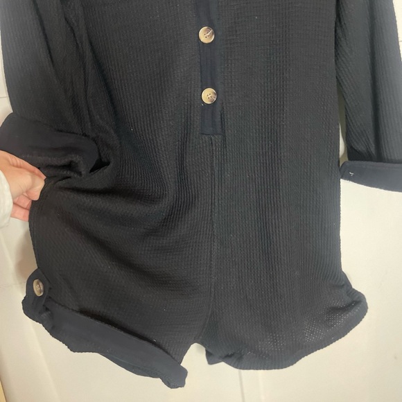 “The Gia”Black heavy waffle  Knit long sleeve loose fit shorts jumper romper - Picture 4 of 5